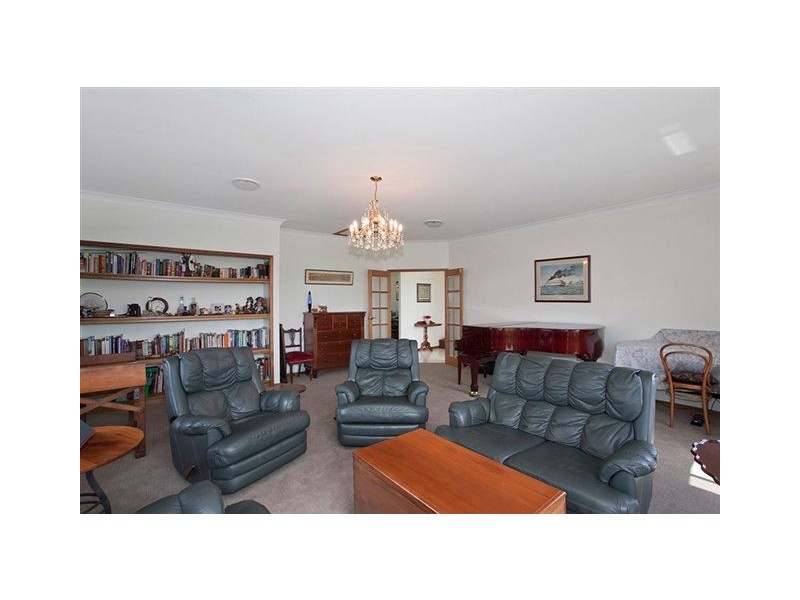 1 Keira Court, Blue Mountain Heights QLD 4350