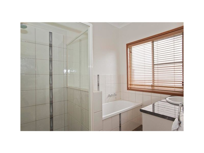 1 Keira Court, Blue Mountain Heights QLD 4350