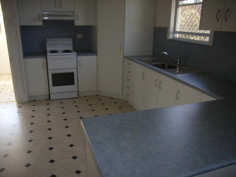 1 Kingston Street, Newtown QLD 4350