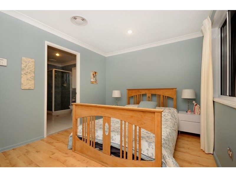 2b Burraway Court, Middle Ridge QLD 4350