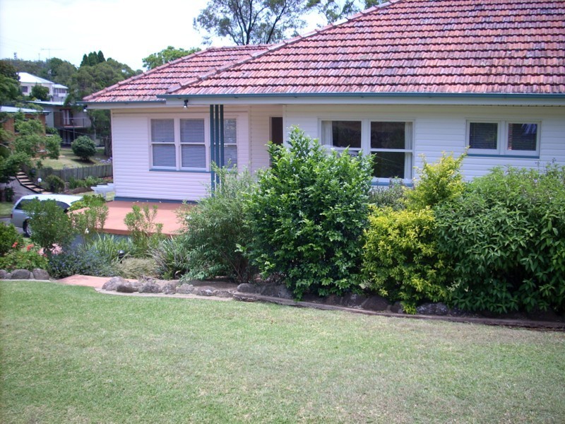 8 Fairholme Street, Mount Lofty QLD 4350