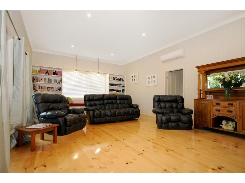 4 Carlton Street, North Toowoomba QLD 4350