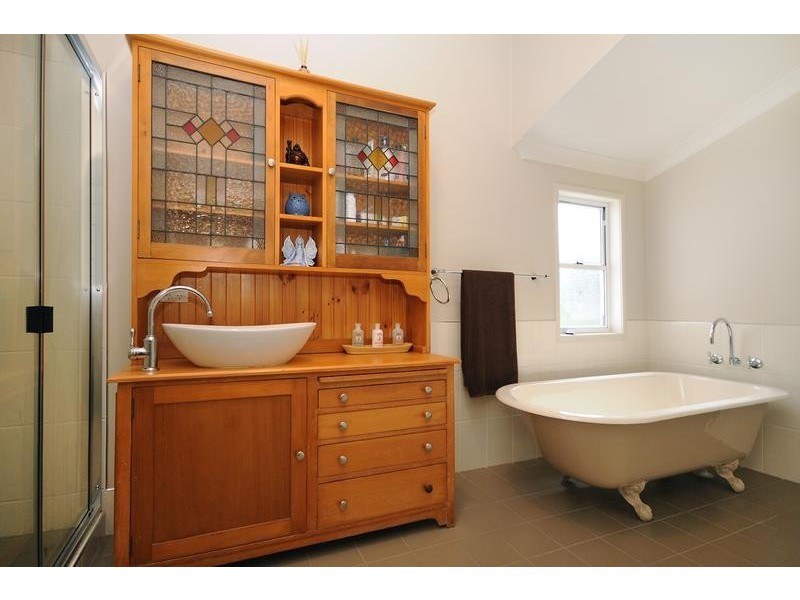 4 Carlton Street, North Toowoomba QLD 4350