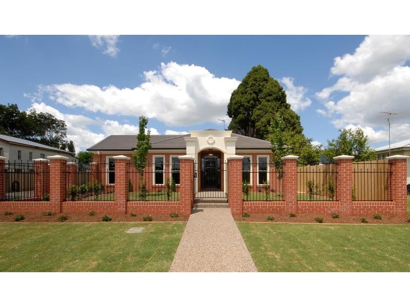 82 Curzon Street, East Toowoomba QLD 4350