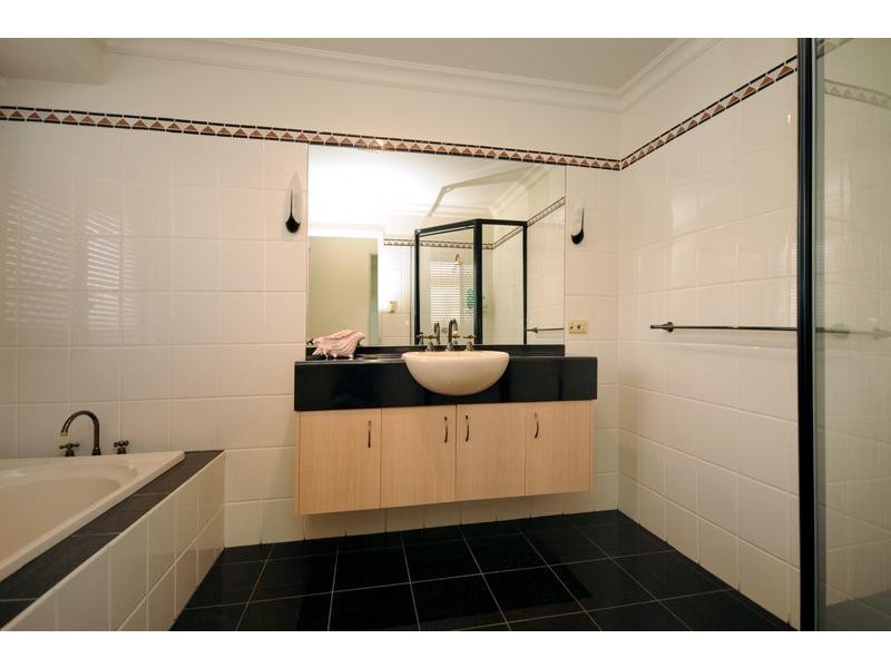 153 Spring Street, Middle Ridge QLD 4350