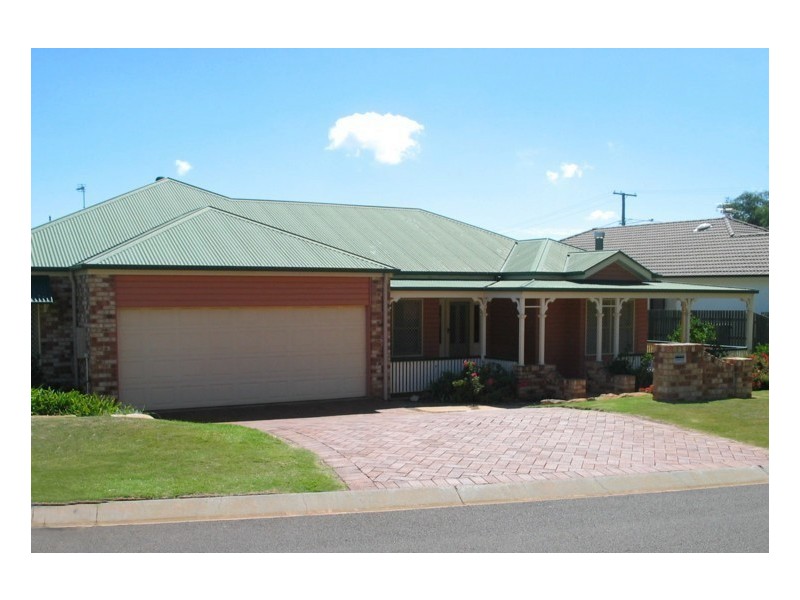 3 Glen Eagles Drive, Middle Ridge QLD 4350