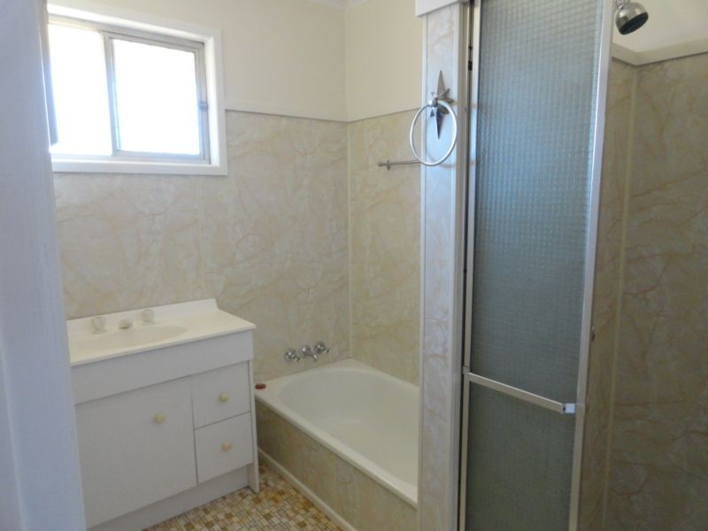 42 Hampton Street, Harristown QLD 4350