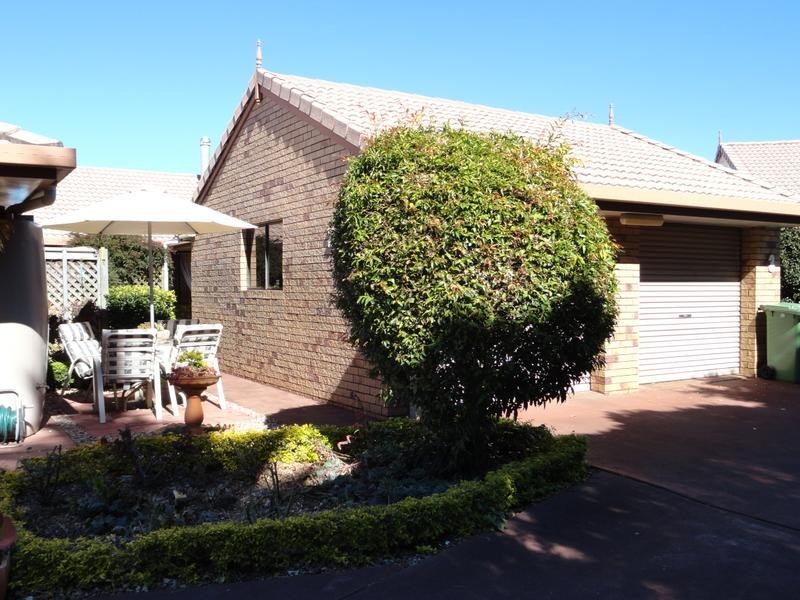 2/15 Paradise Street, Harristown QLD 4350