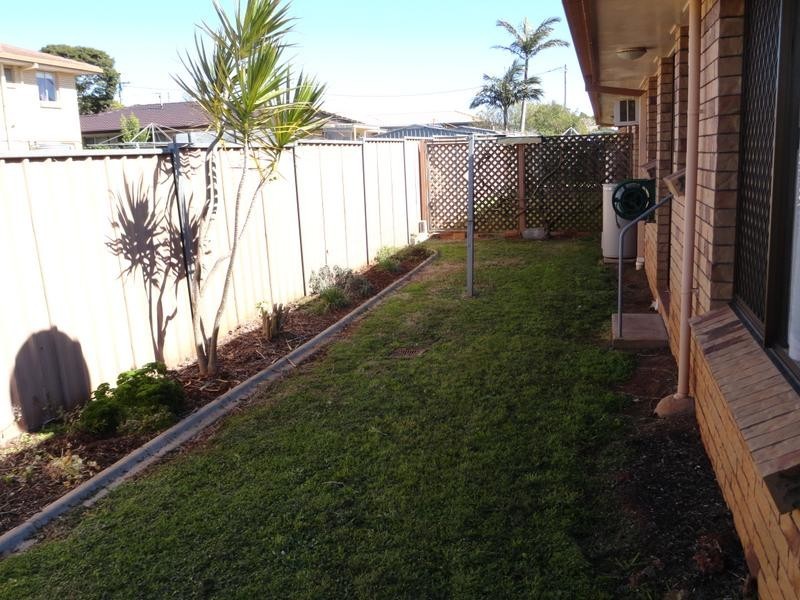 2/15 Paradise Street, Harristown QLD 4350