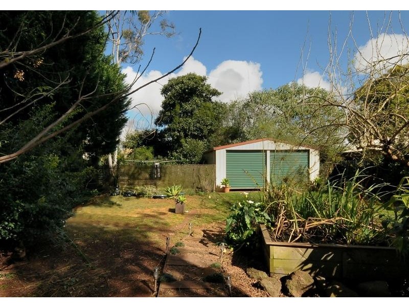 16 Albert Street, Newtown QLD 4350