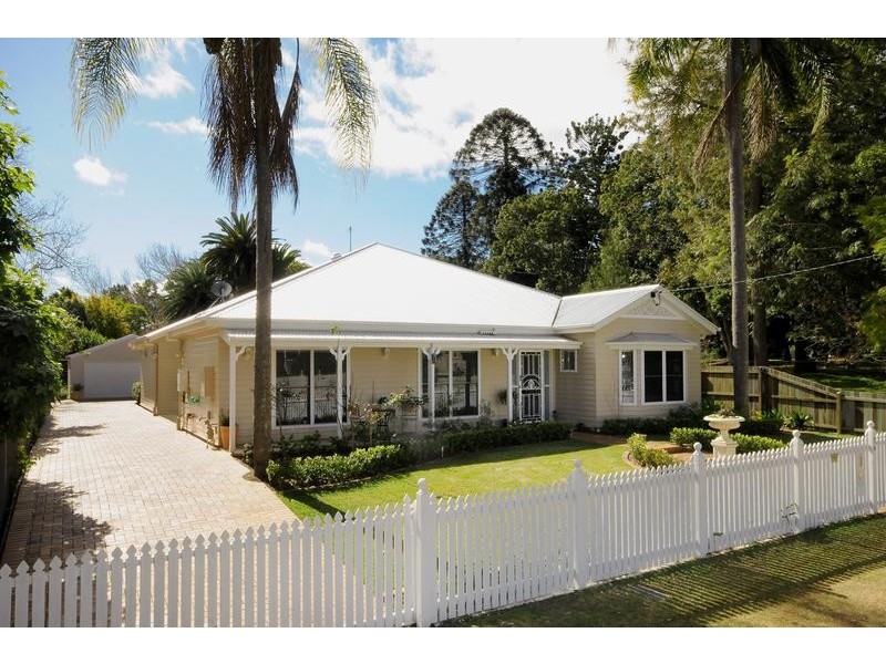 1b Eleanor Street, East Toowoomba QLD 4350