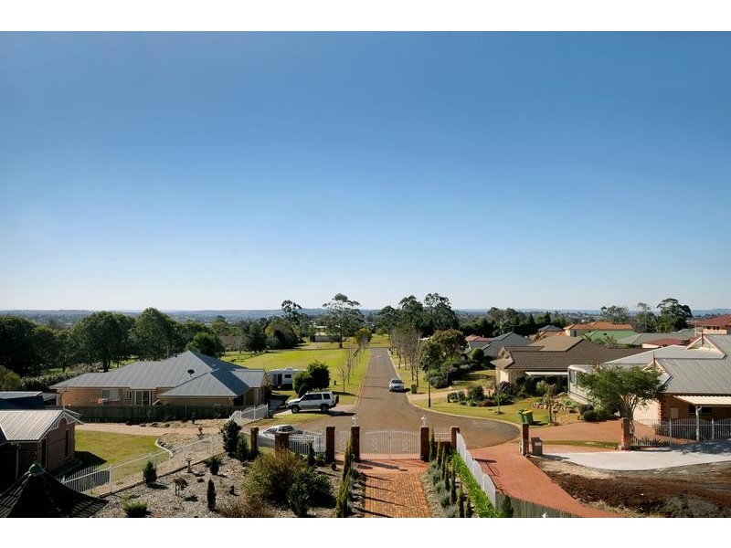 20 Collingwood Close, Middle Ridge QLD 4350