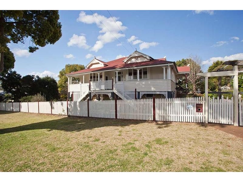 10 Gladstone Street, Newtown QLD 4350