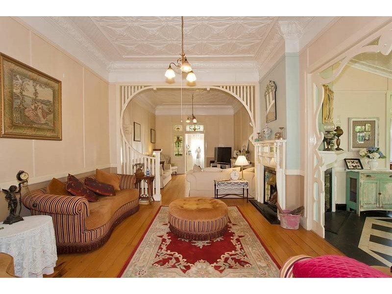 10 Gladstone Street, Newtown QLD 4350