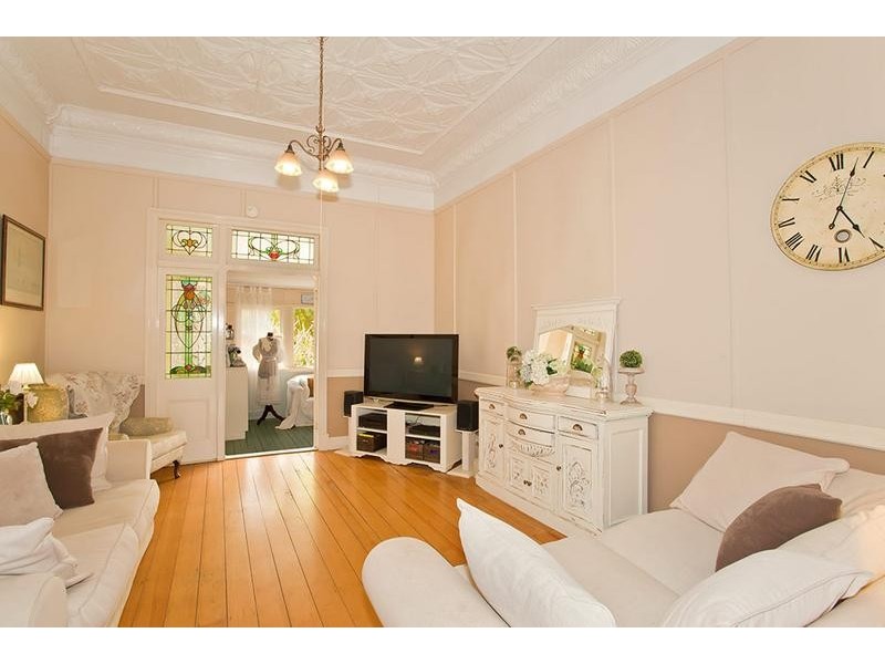 10 Gladstone Street, Newtown QLD 4350