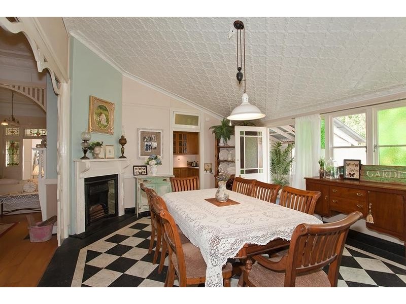 10 Gladstone Street, Newtown QLD 4350