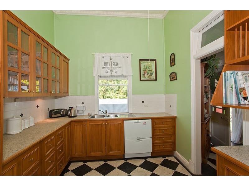 10 Gladstone Street, Newtown QLD 4350