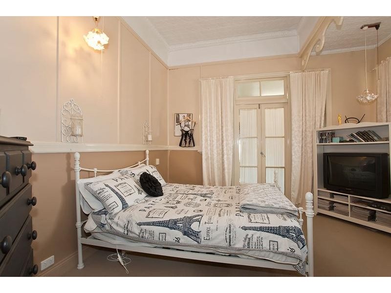 10 Gladstone Street, Newtown QLD 4350