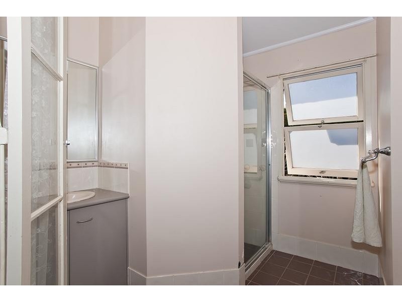 10 Gladstone Street, Newtown QLD 4350