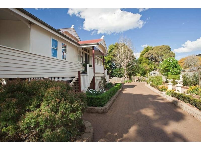 10 Gladstone Street, Newtown QLD 4350