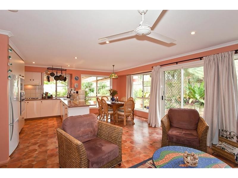 6 Rushlands Street, Glenvale QLD 4350