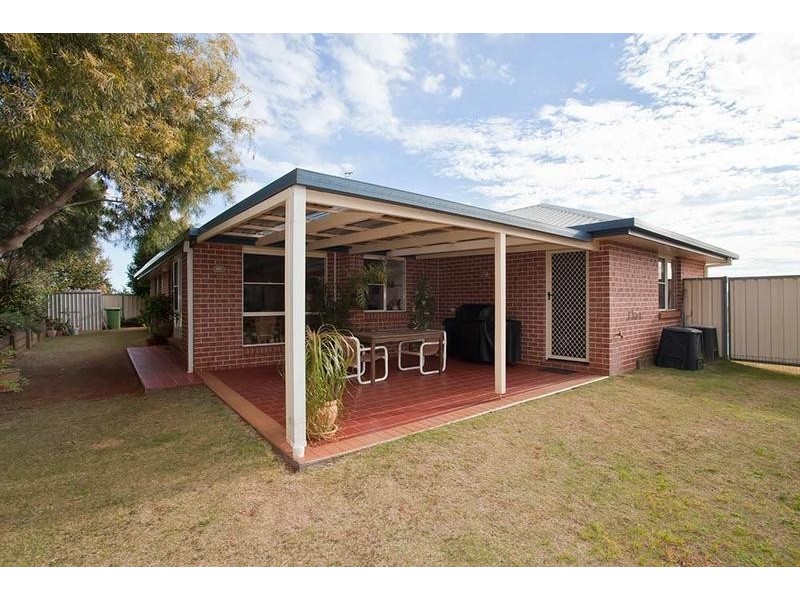 6 Rushlands Street, Glenvale QLD 4350