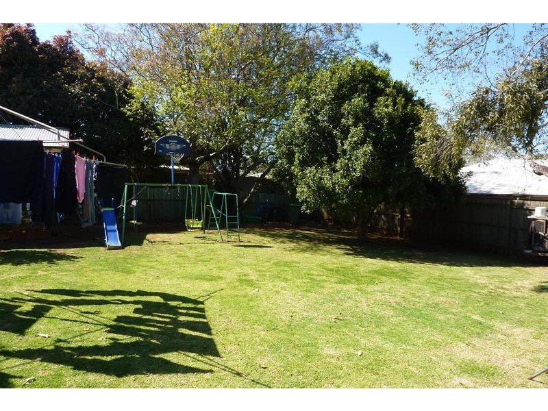 255 North Street, Wilsonton Heights QLD 4350