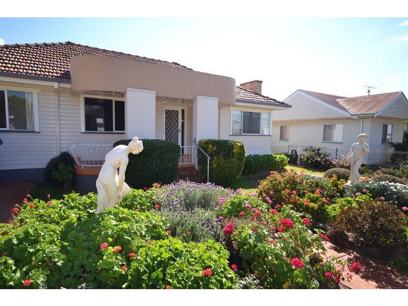 21 Violet Street, Harristown QLD 4350