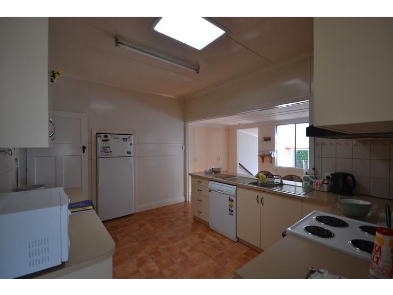 21 Violet Street, Harristown QLD 4350