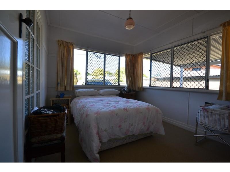 21 Violet Street, Harristown QLD 4350