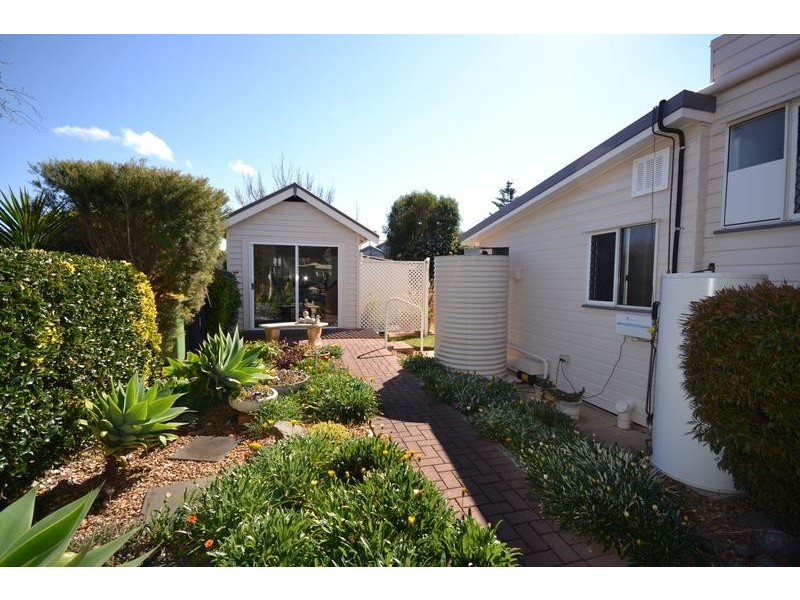 21 Violet Street, Harristown QLD 4350