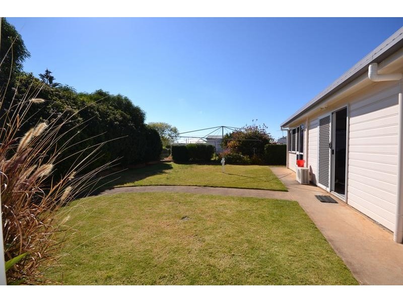 21 Violet Street, Harristown QLD 4350