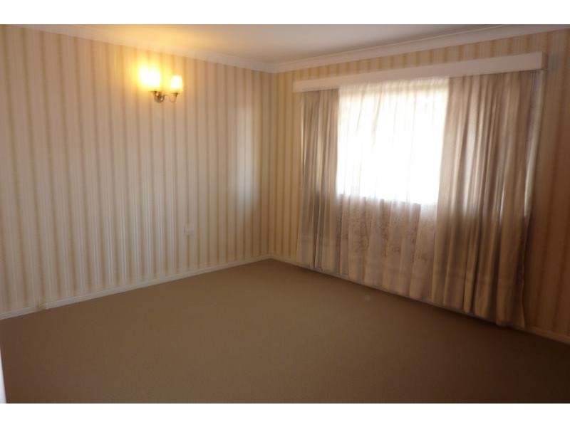 242 Alderley Street, Centenary Heights QLD 4350