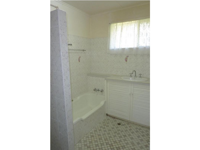 242 Alderley Street, Centenary Heights QLD 4350