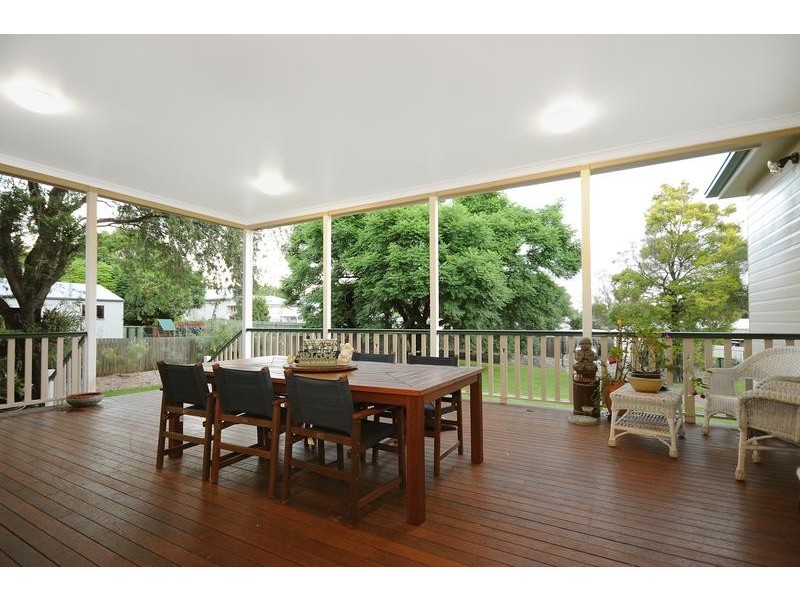 4 Carlton Street, North Toowoomba QLD 4350
