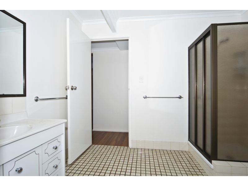 2 Flagstone Creek Road, Middle Ridge QLD 4350