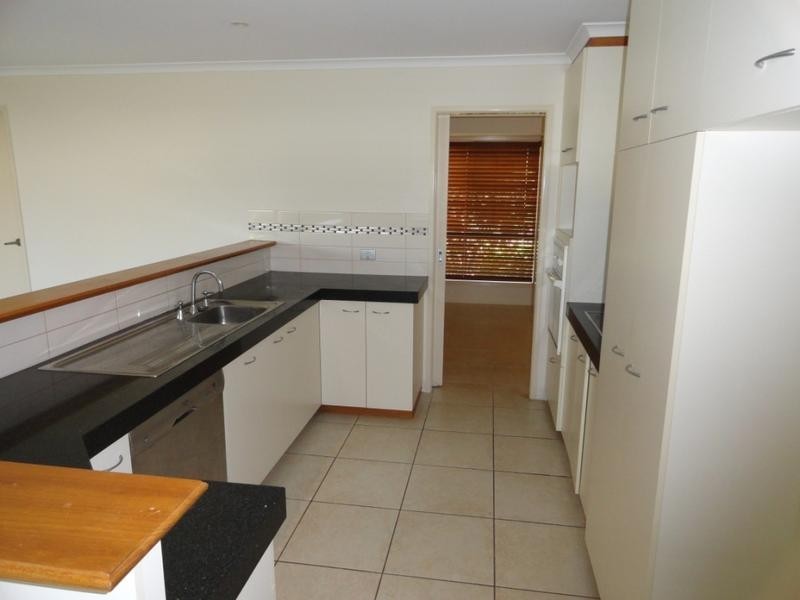10 Fern Drive, Kearneys Spring QLD 4350