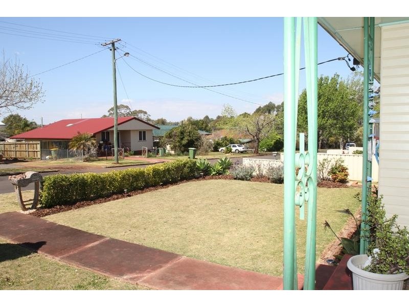 13 Berghofer Drive, Rockville QLD 4350