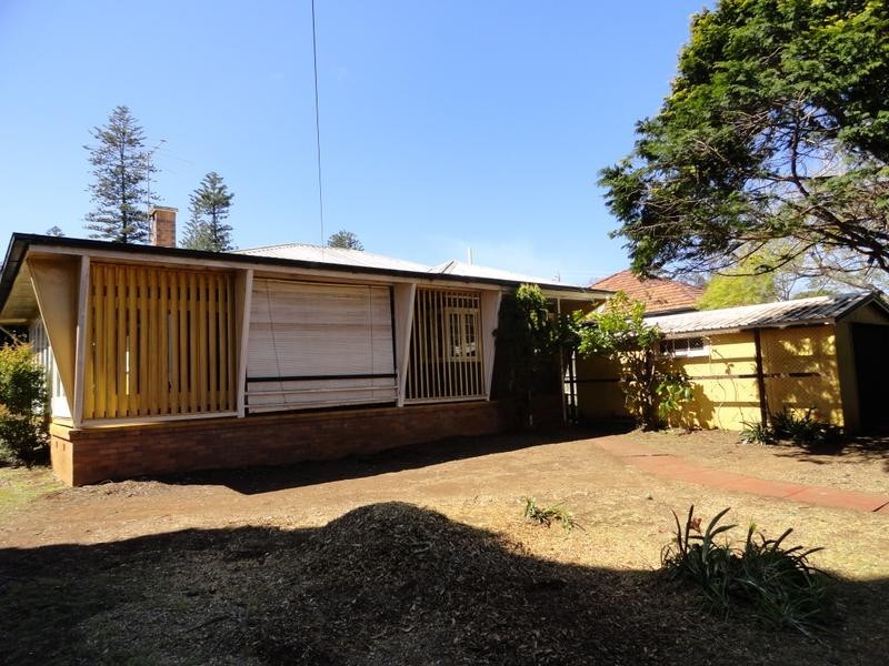 54 Curzon Street, East Toowoomba QLD 4350