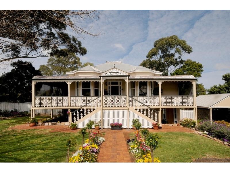 2 Chamberlain Street, North Toowoomba QLD 4350