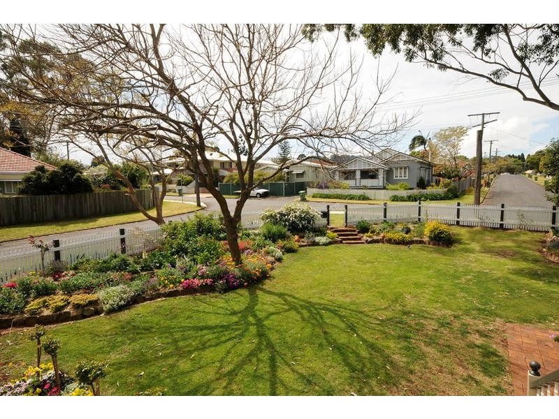 2 Chamberlain Street, North Toowoomba QLD 4350
