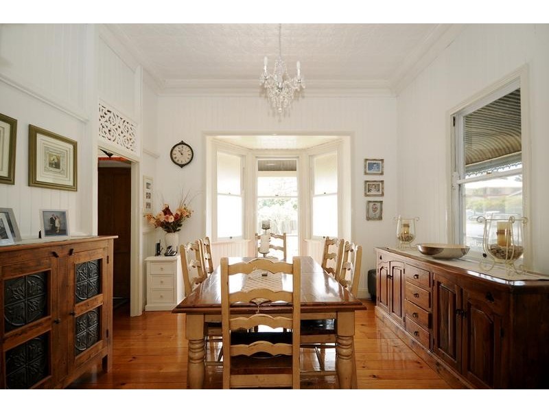 2 Chamberlain Street, North Toowoomba QLD 4350