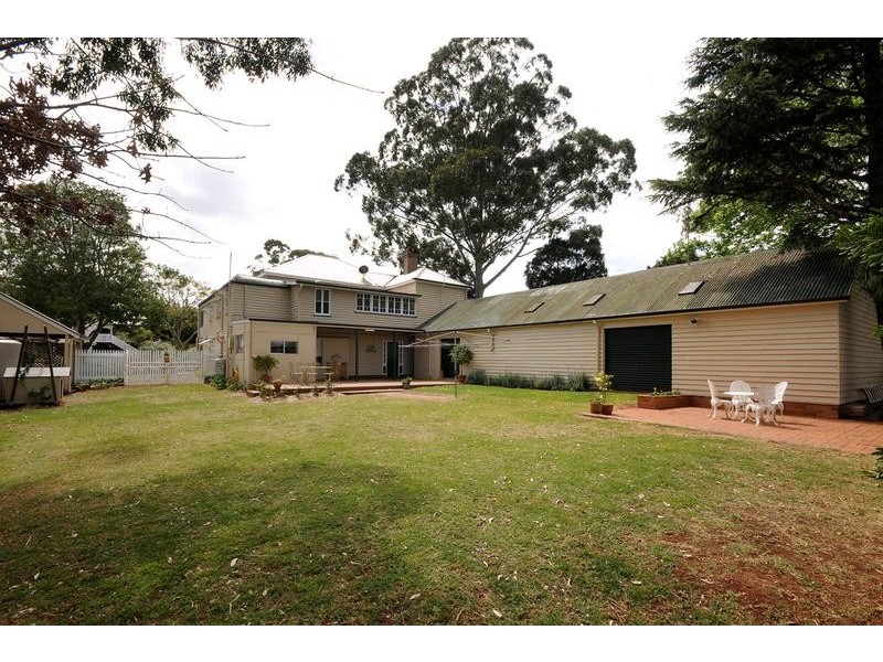 2 Chamberlain Street, North Toowoomba QLD 4350