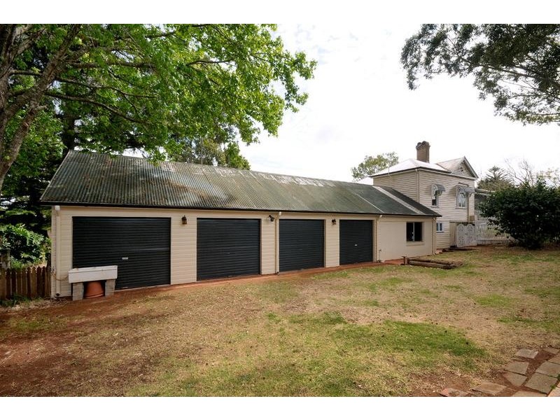 2 Chamberlain Street, North Toowoomba QLD 4350