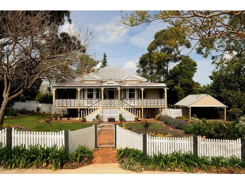 2 Chamberlain Street, North Toowoomba QLD 4350