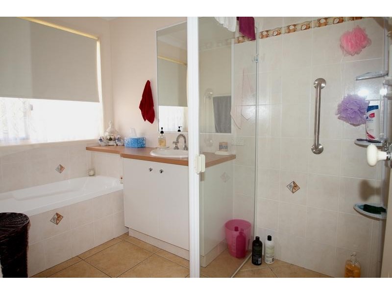 9 Apple Tree Court, Meringandan West QLD 4352