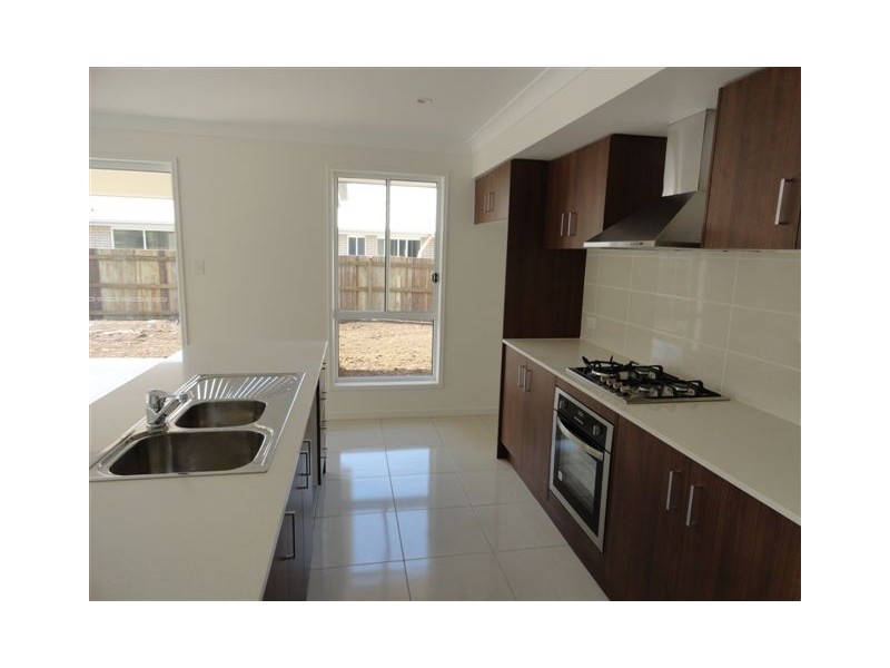 17 FURNESS COURT, Kearneys Spring QLD 4350