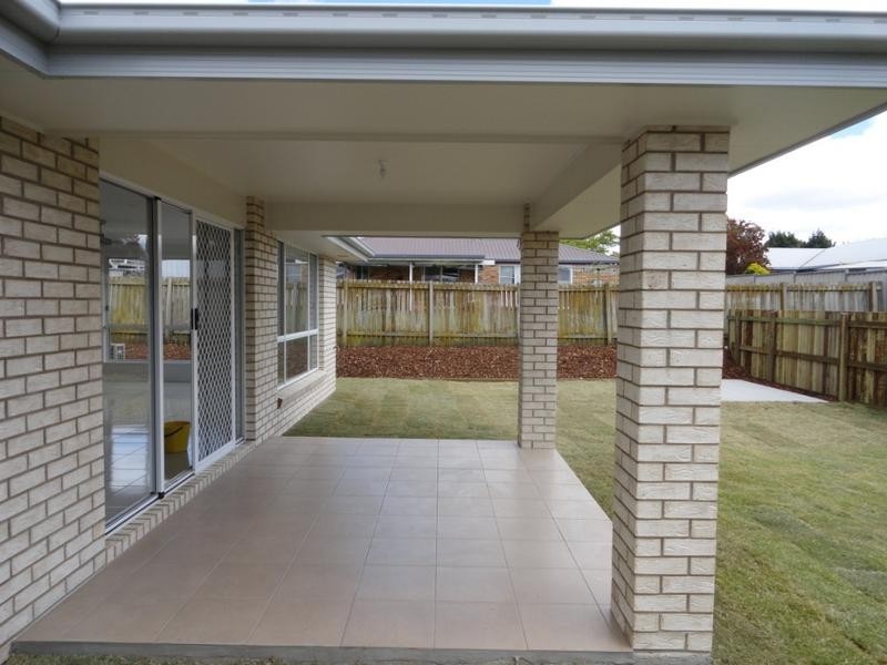17 FURNESS COURT, Kearneys Spring QLD 4350