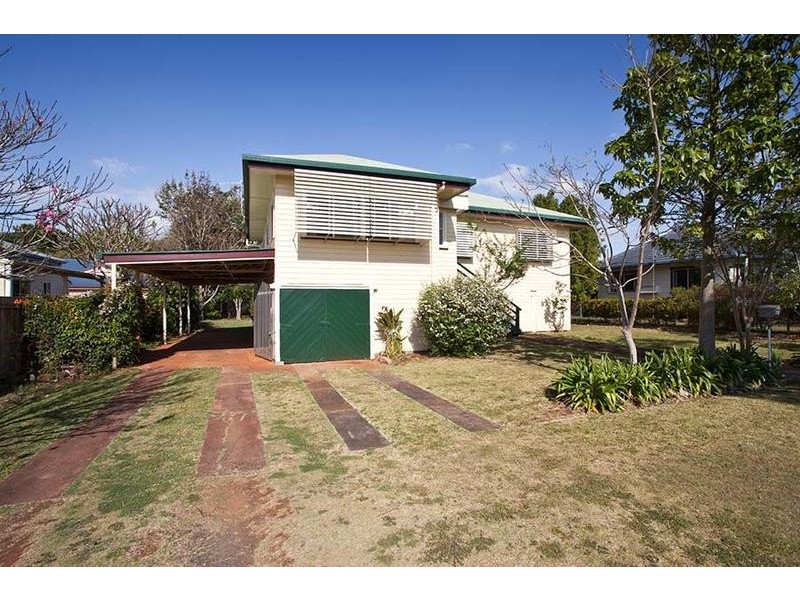 6 Miller Street, Harristown QLD 4350