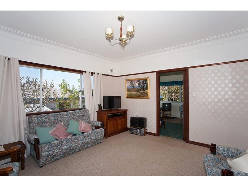 6 Miller Street, Harristown QLD 4350